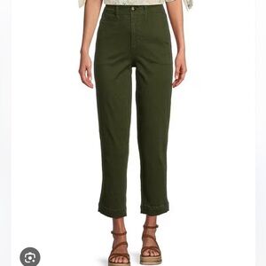NWT Westbound Petite Size CHINO Crop
High Rise Slim